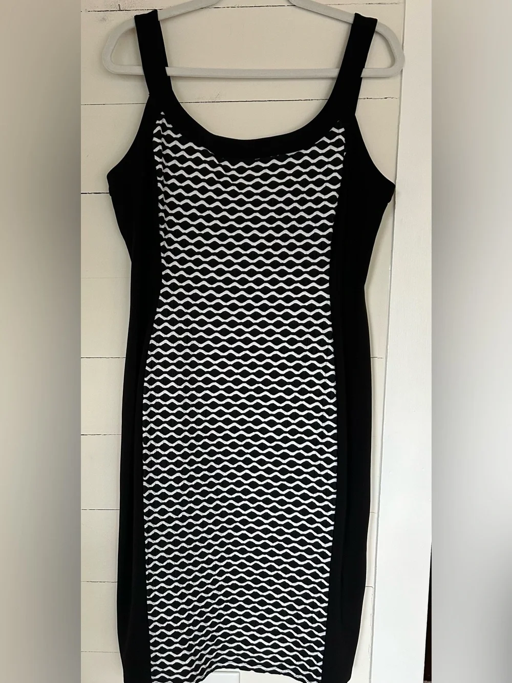 R&M Richards Black & White Fitted Tank Dress - Women's Stretch Midi, Size 16 - Picture 1 of 5